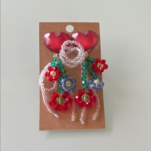 Red Heart Floral Beaded Earrings A1152 - Picture 4 of 4